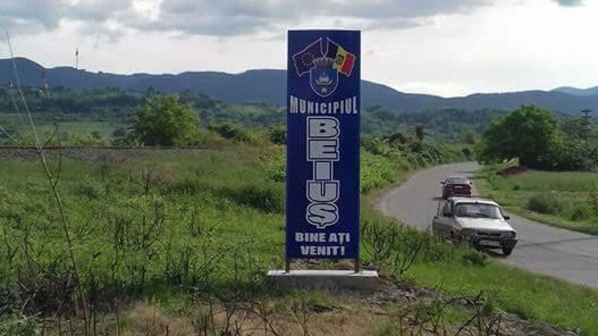Dorel lucrează acum în Beiuș. Cum au fost instalate mai multe panouri