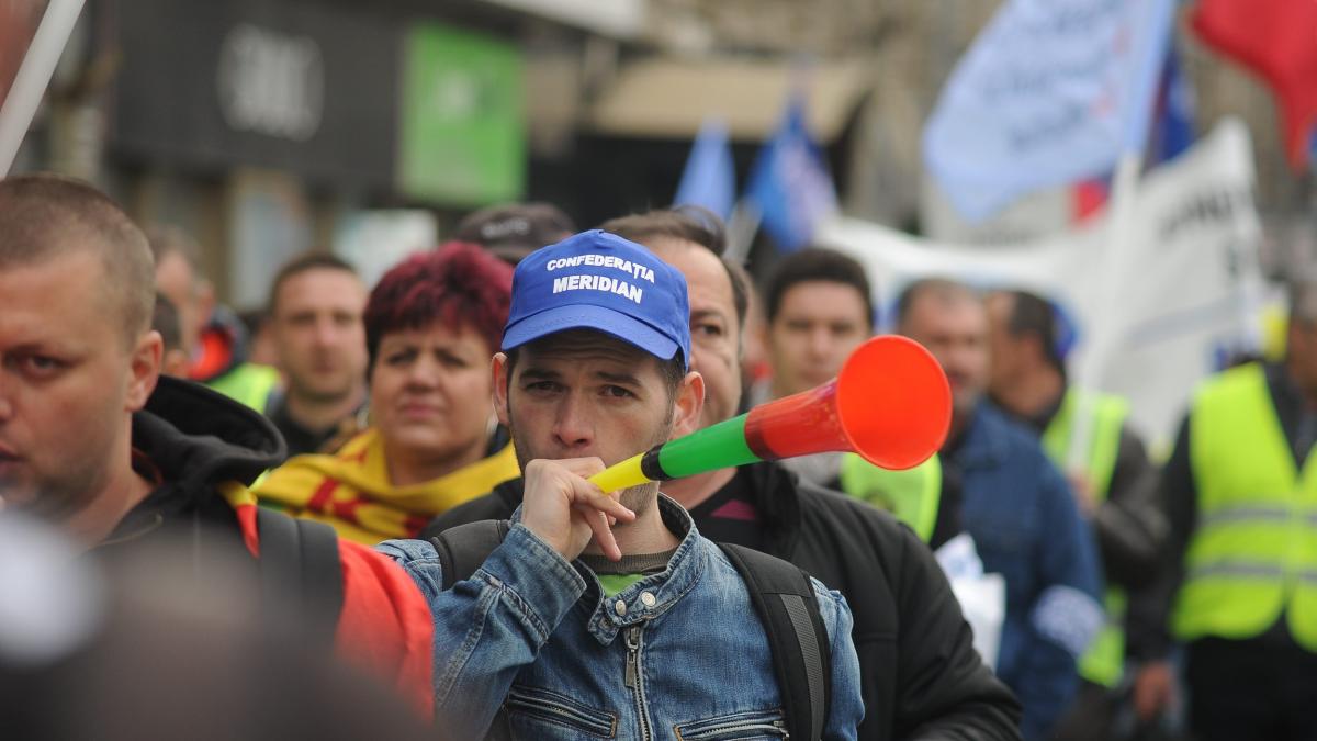Legea salarizării poate bloca România