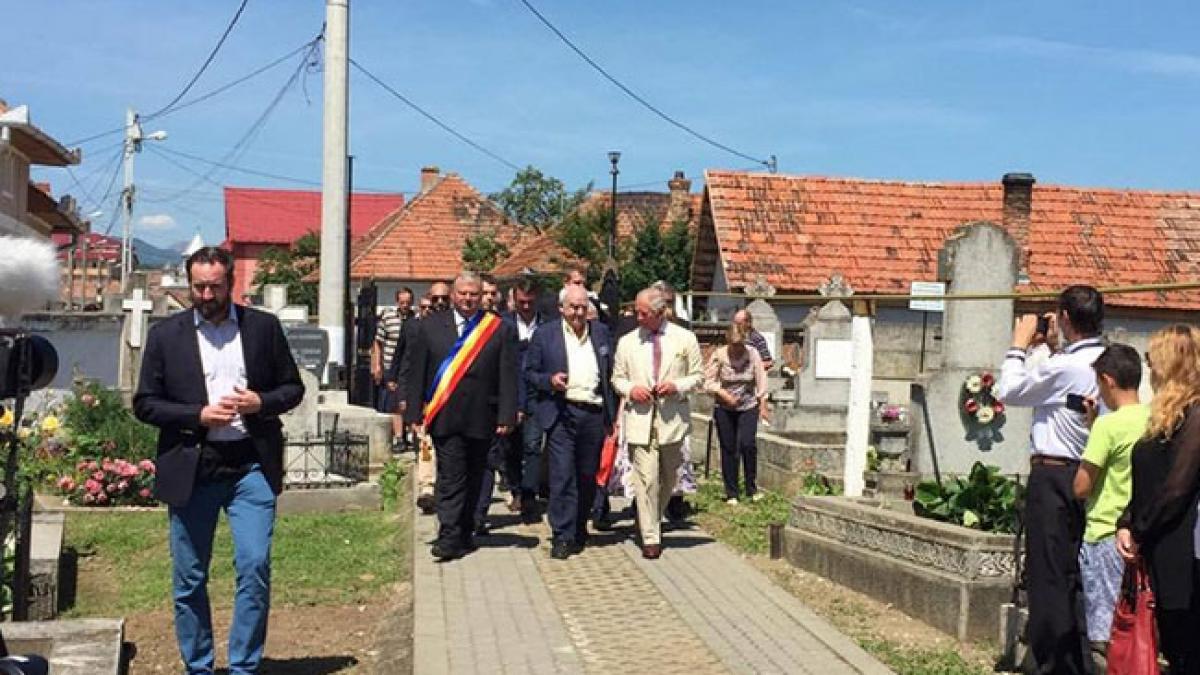 Prinţul Charles a vizitat o biserică ce a fost ctitorită de familia sa în Teiuș