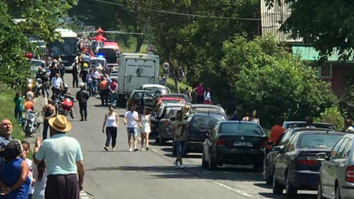 Mureş: Accident între un autocar cu turişti din Ungaria şi un motociclist, la Sărăţeni
