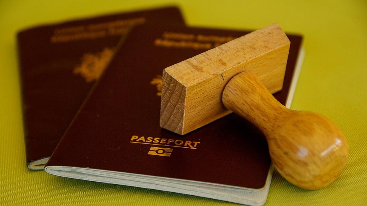 Din 11 iunie, cetăţenii ucraineni care au paşapoarte biometrice pot călători în România fără viză