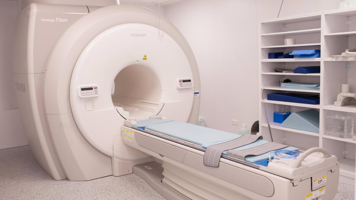 RMN, o metoda de investigare medicala neinvaziva si neiradianta, de foarte mare precizie, utilizata in diagnosticarea pacientilor de la Spitalul Clinic Judetean de Urgenta  Ilfov