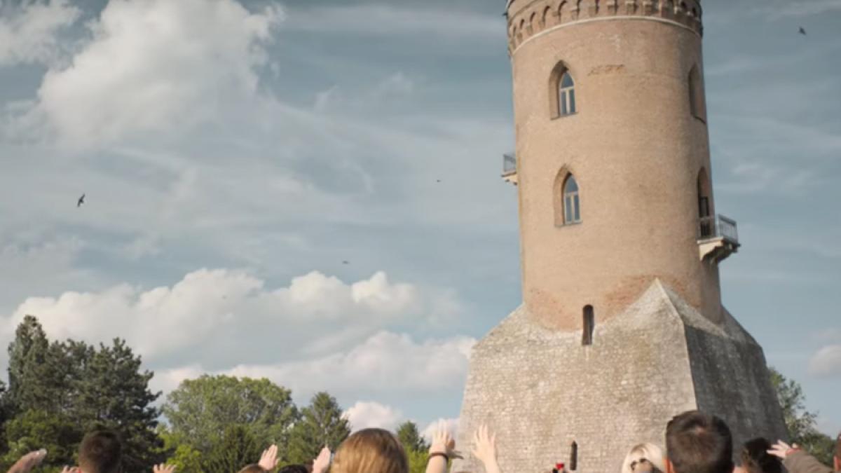 video un spot publicitar filmat la turnul chindiei a starnit reactii vehemente