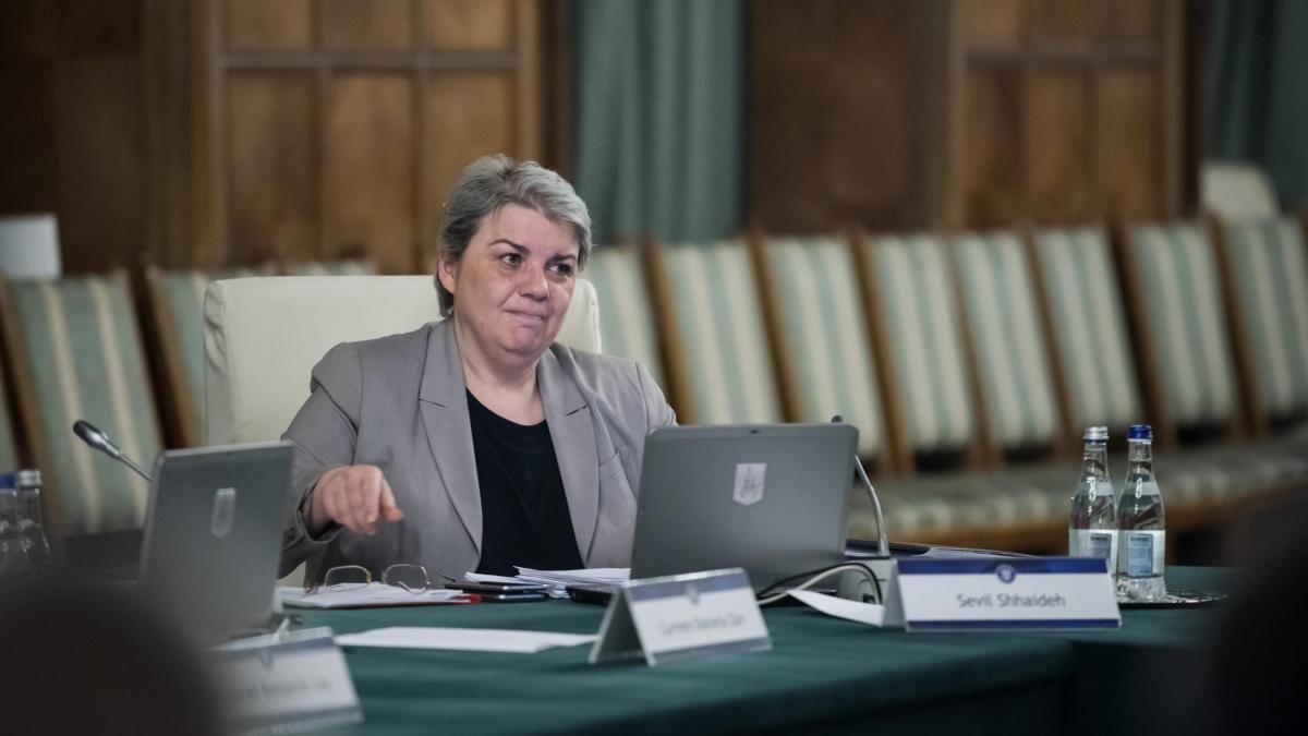 Miniștrii au întors-o ca la Ploieşti