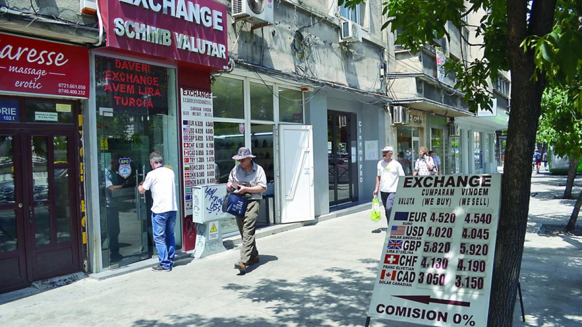 Leul va intrat în picaj în următoarele 12 luni