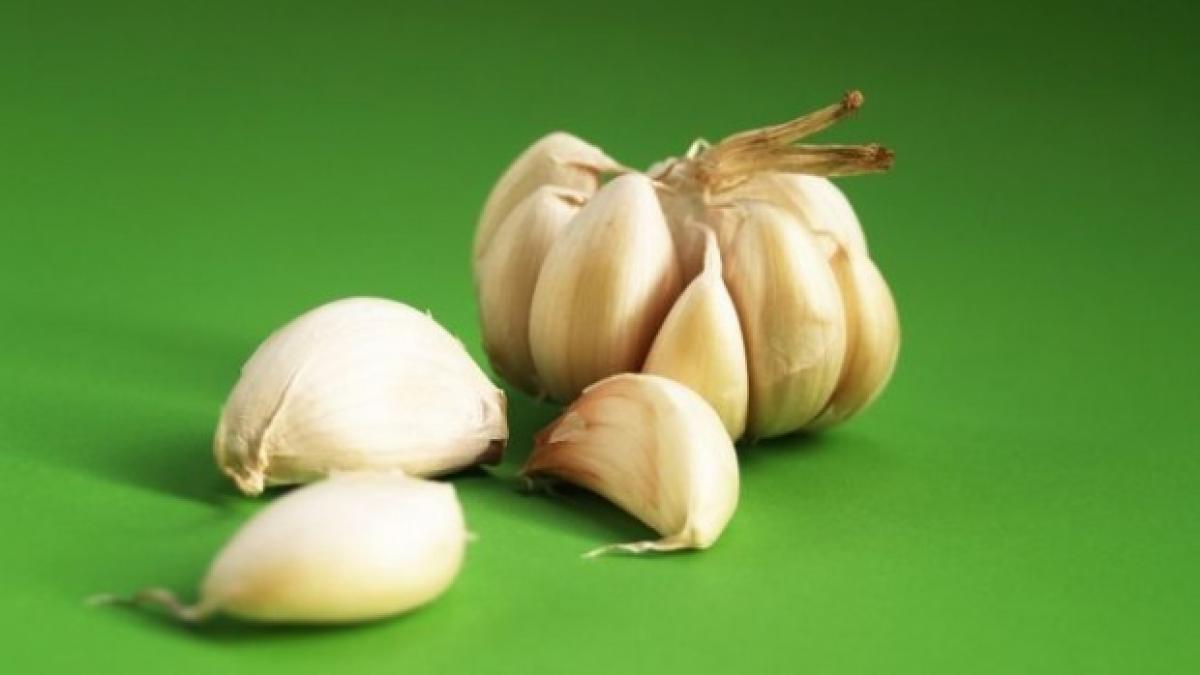  Ceapa și usturoiul, alimentele-minune pentru părul tău