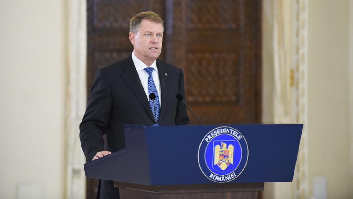 Salarizarea unitară: președintele avertizează, dă sfaturi și promulgă