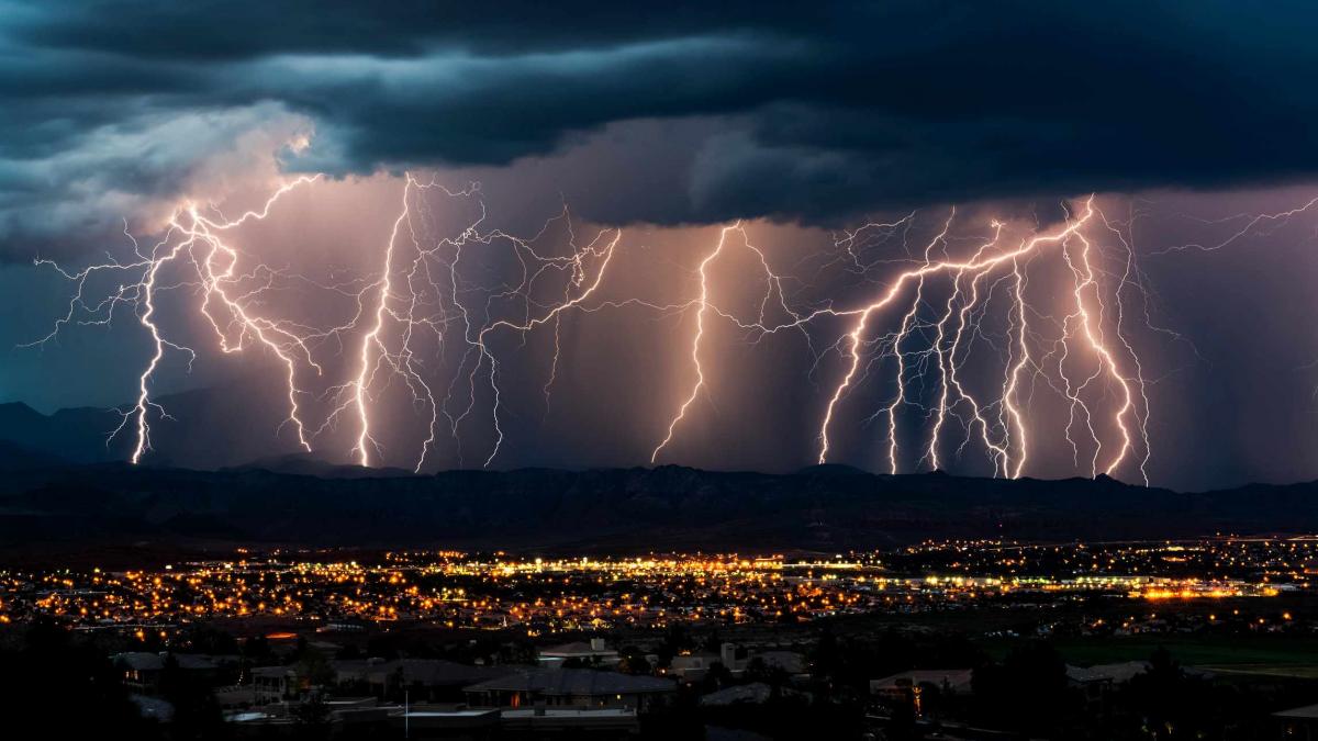 Furtună în București! Anunț de ultimă oră de la meteorologi!