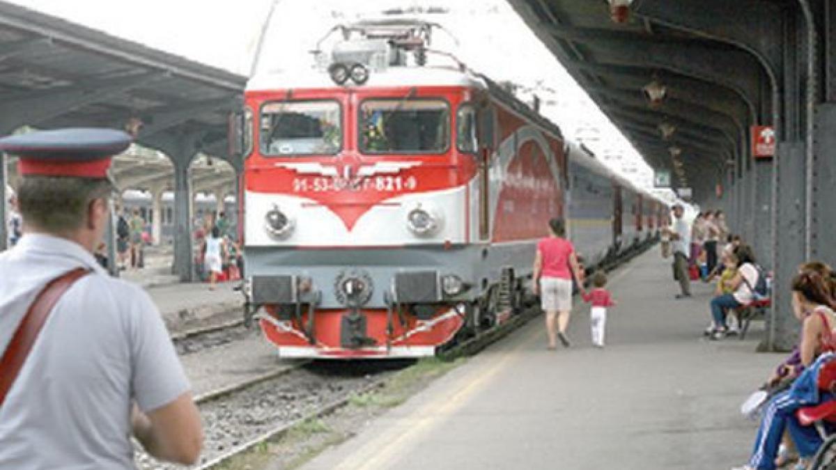 Spaimă între călătorii unui tren, după ce un fum gros a pătruns într-un vagon