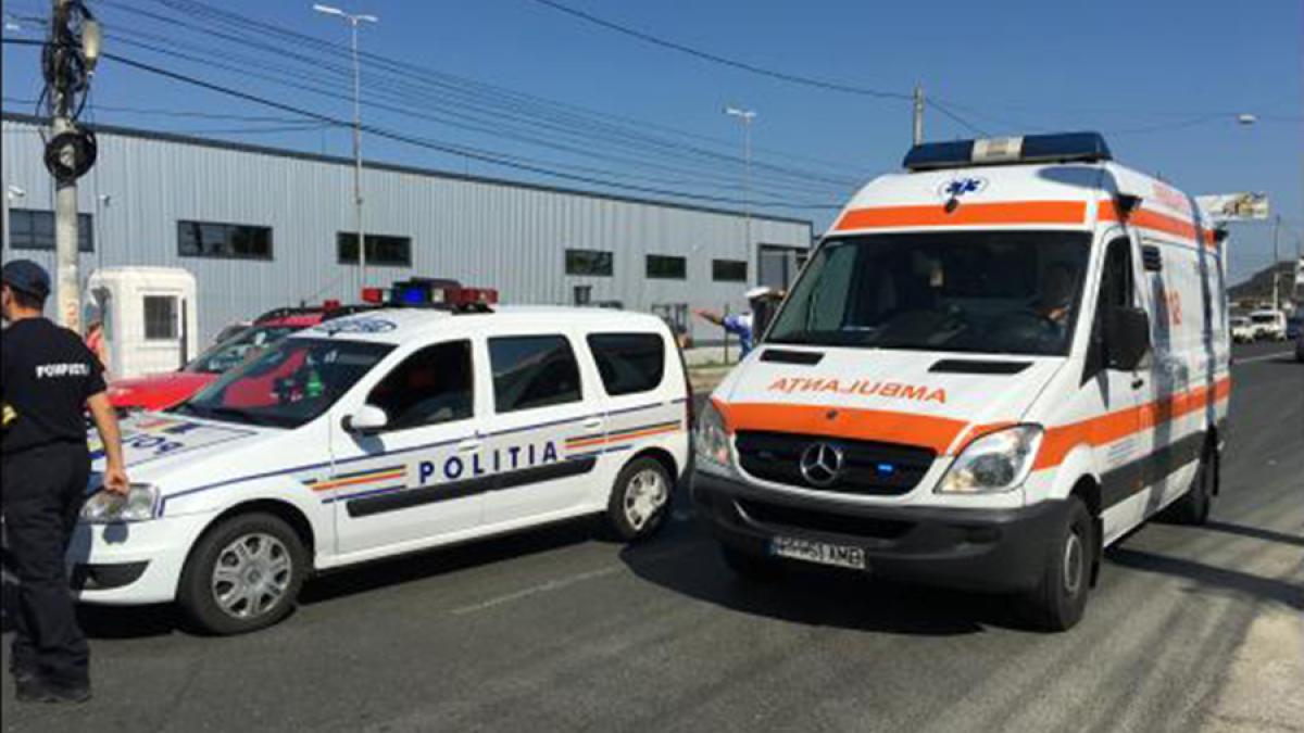 Prahova: Cinci persoane rănite, între care una încarcerată, într-un accident pe DN 1B; trafic blocat