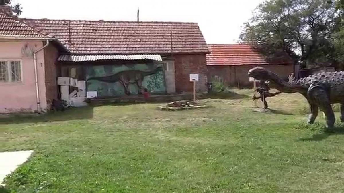 Hunedoara: Festivalul Dinozaurilor, destinaţie de week-end în Ţara Haţegului