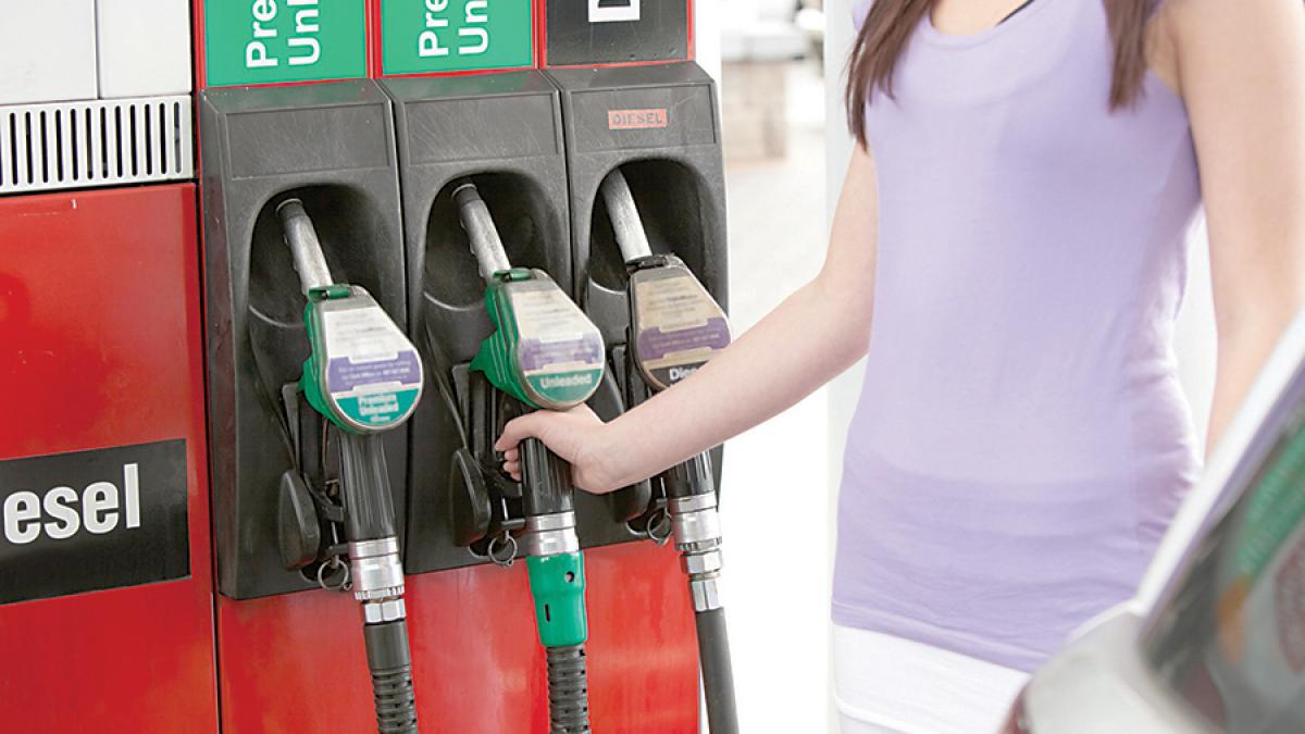 Carburanţii de pe Autostrada Soarelui, mai scumpi ca în oraşe