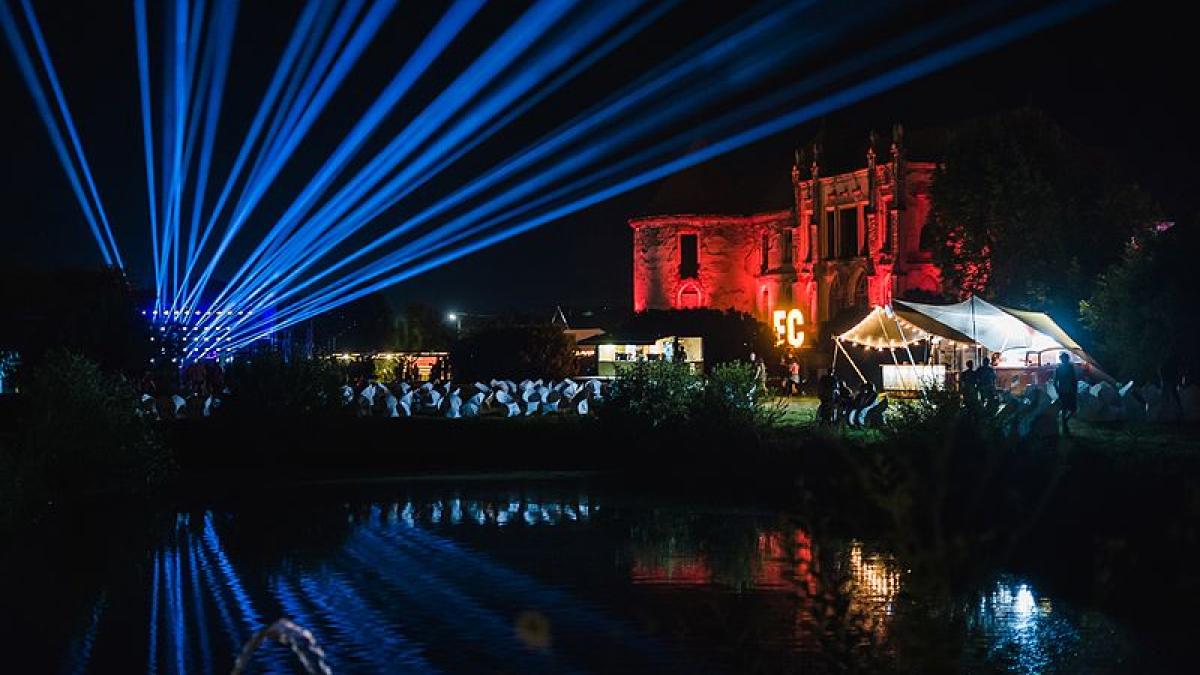 Sute de persoane au avut nevoie de îngrijiri medicale la festivalul Electric Castle