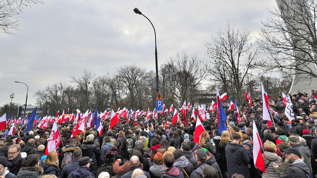 POLONIA. Lege adoptată în ciuda unor ample proteste