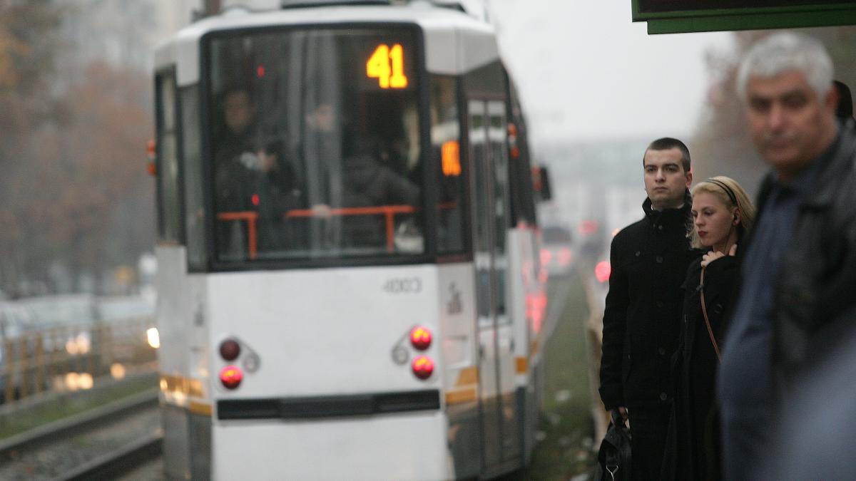 UPDATE - Linia tramvaiului 41, blocată din cauza unei avarii la rețeaua electrică, în Ghencea