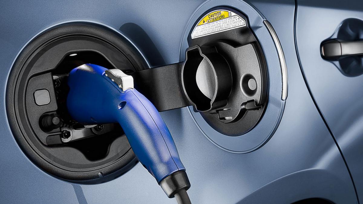 Toyota îmbunătăţeşte timpul de încărcare al maşinilor electrice