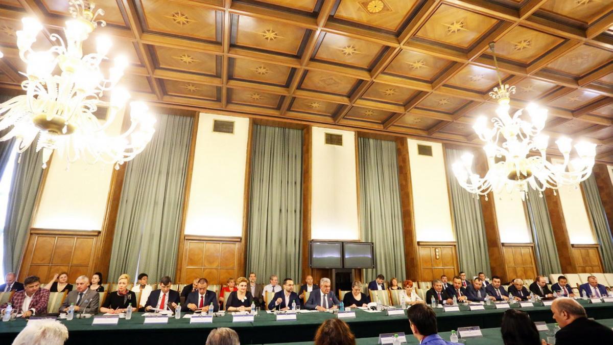 Modificările fiscale dau liber la disponibilizări masive