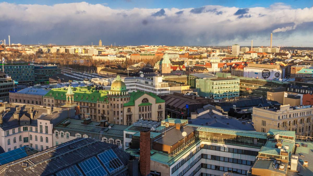 Un bărbat, aparent în stare de ebrietate, a intrat cu maşina în mulţime la Helsinki, omorând o persoană şi rănind alte câteva