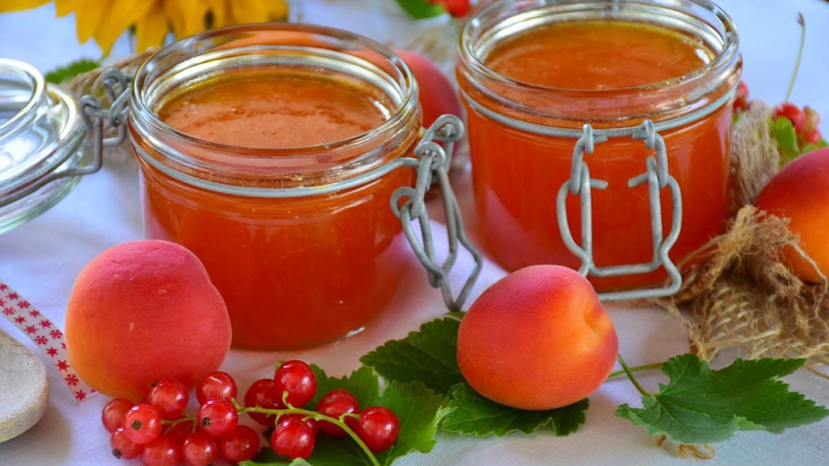REŢETA ZILEI: Gem de caise cu fistic
