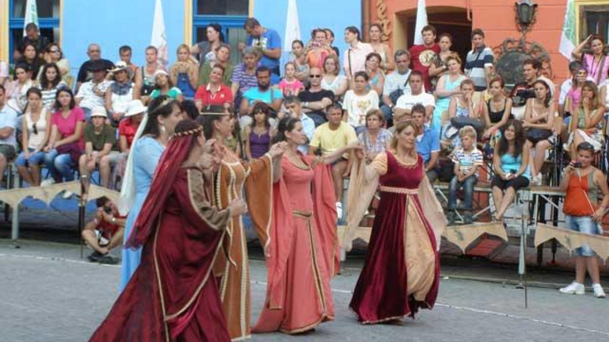 Mureș: Personaje de basm și muze spaniole în Sighișoara