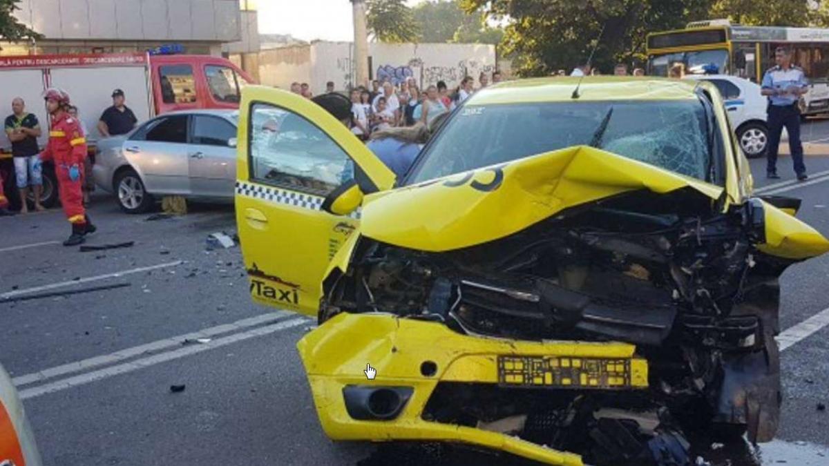 Accident teribil în Constanța.Cinci persoane printre care și un copil de 2 ani au fost duși în stare gravă la spital
