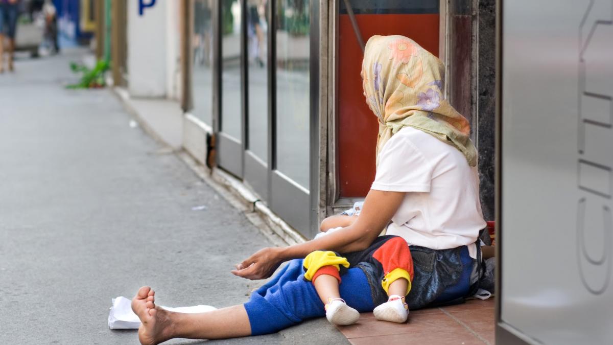 O româncă, primul client al noii legi anticerşetorie din Danemarca
