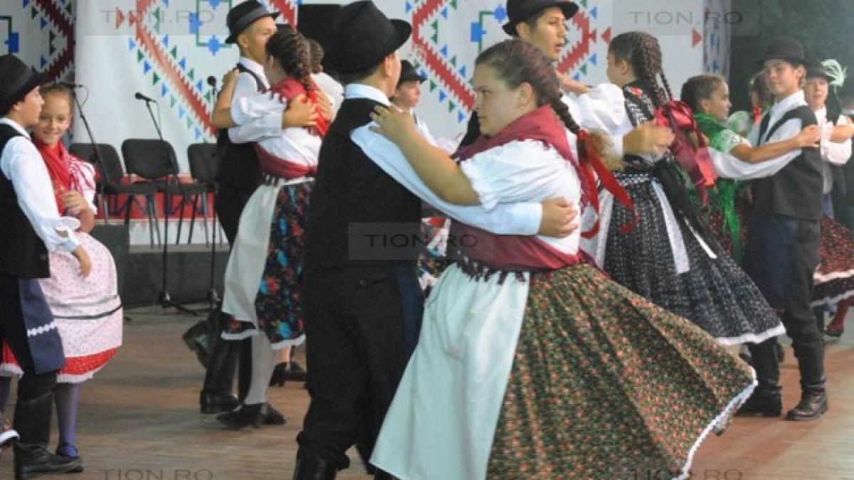  Sibiu: Festivalul  Internațional de Folclor „Cântecele Munților” va reuni peste 600 de artiști români și străini
