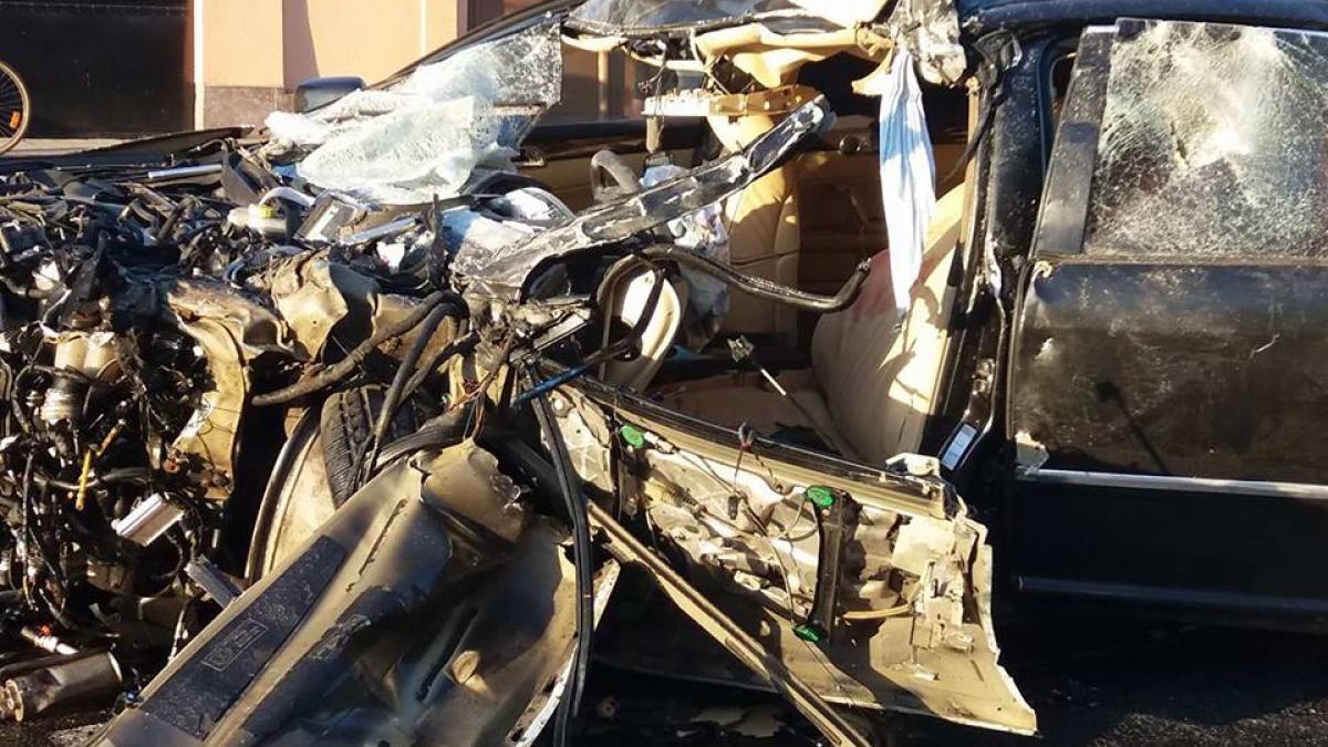 Accident TERIBIL în Caraș-Severin: O persoană a MURIT. Patru tineri au ajuns la spital. Doi dintre ei sunt în COMĂ