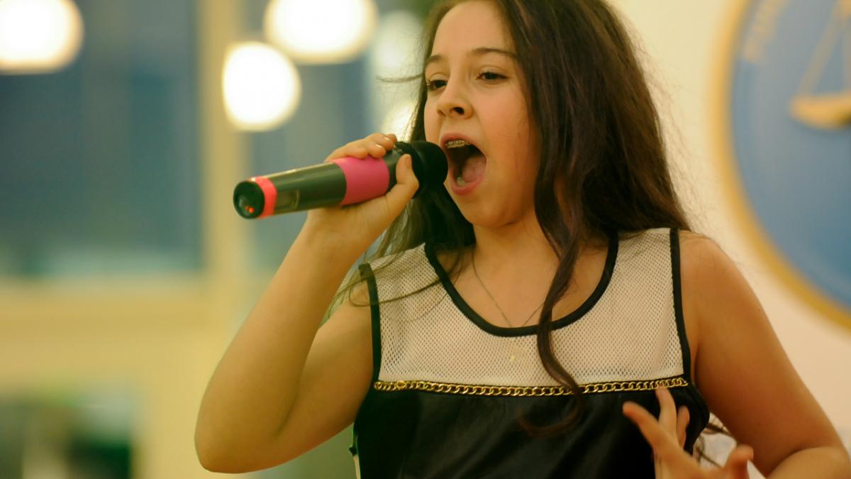 Vino pe scenă la Magic Voice by Bibi!