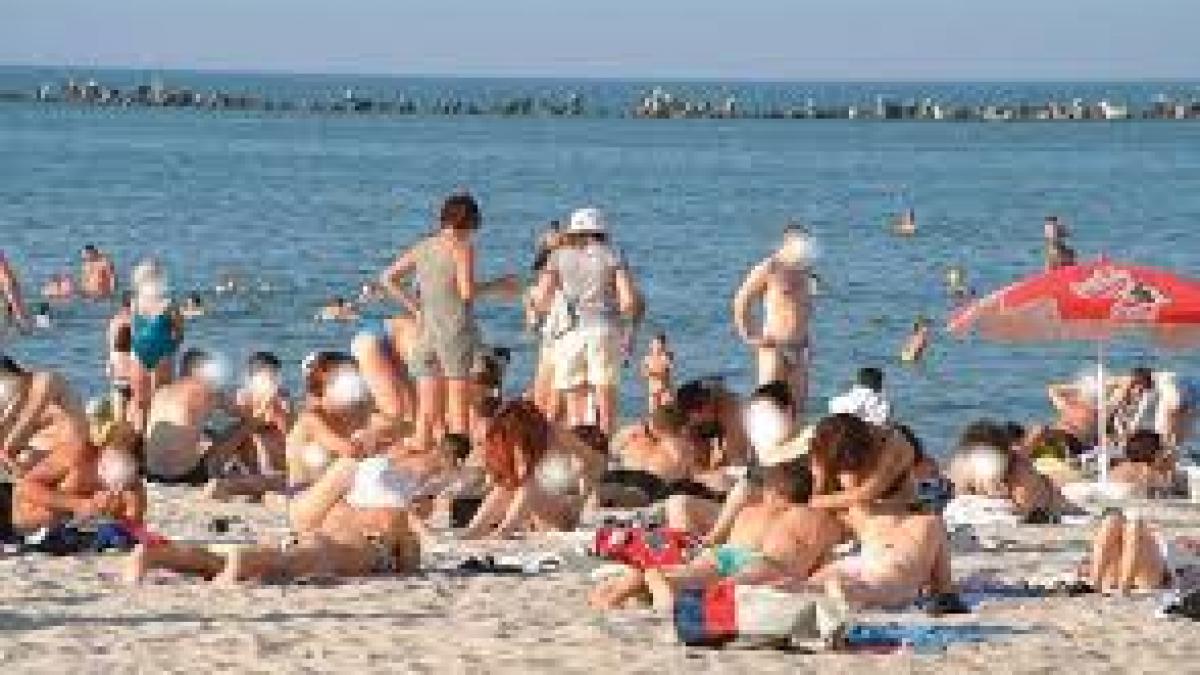 Plajele ar putea fi închise când marea e agitată și se arborează steagul roșu