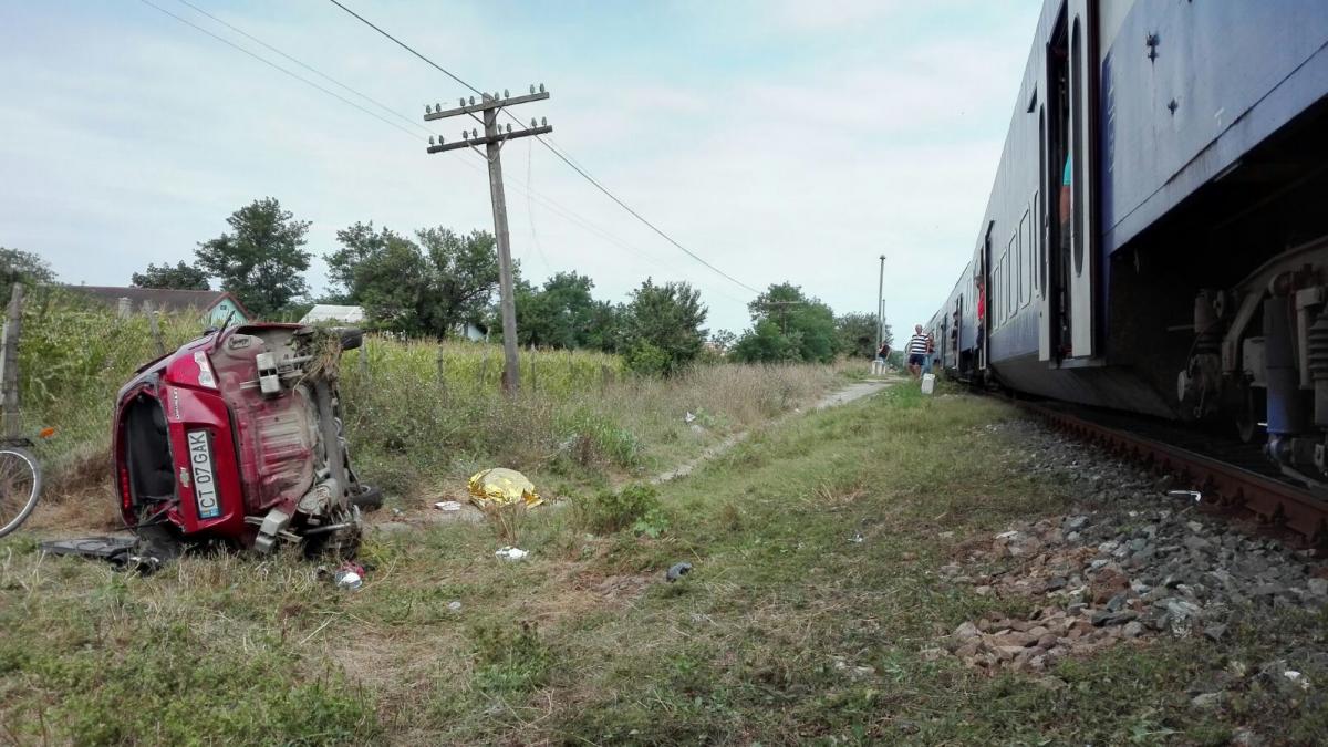 Accident FEROVIAR la Tuzla. O masina a fost spulberata. Șoferul a MURIT
