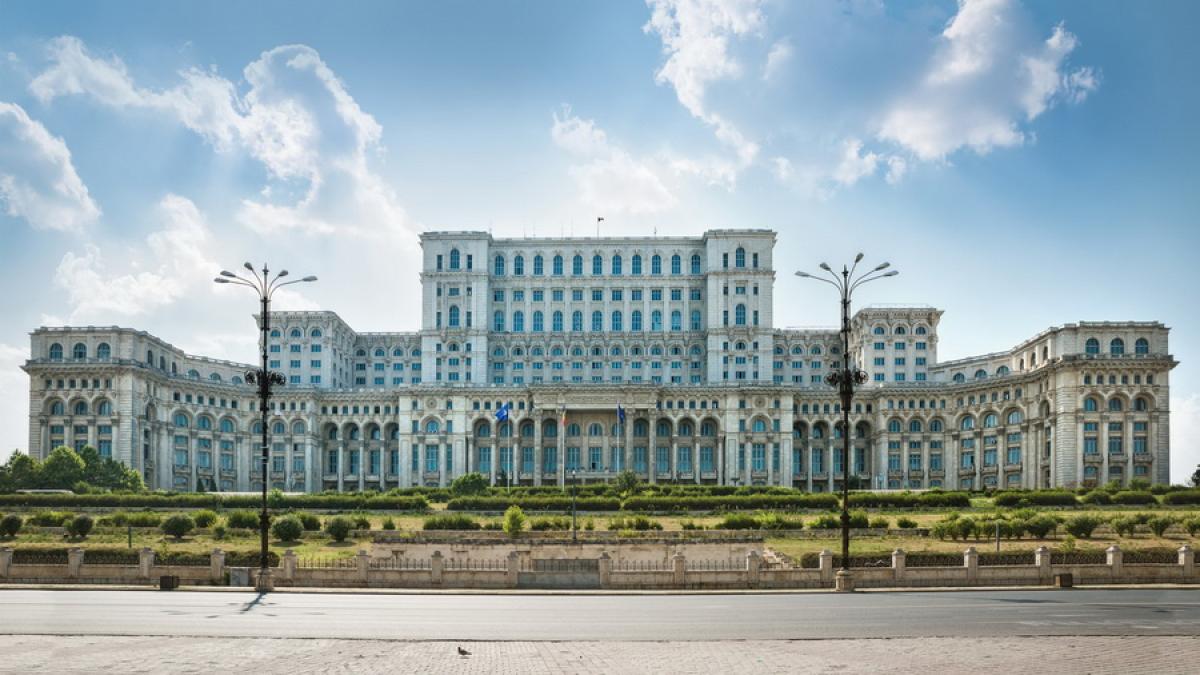 Deputaţii au tocat în ultimii zece ani 100 milioane de euro