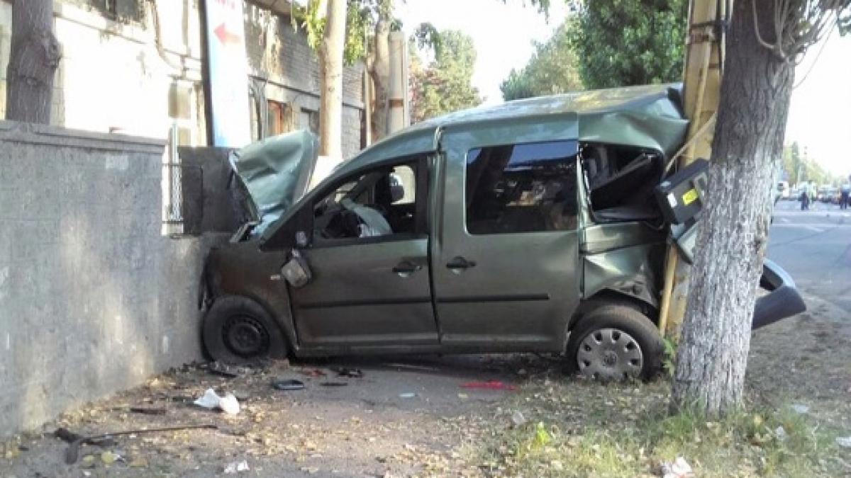 Accident TERIBIL în stațiunea Mamaia, duminica dimineata. O femeie a fost spulberata pe trecerea de pietoni şi târâtă pe şosea 200 de metri