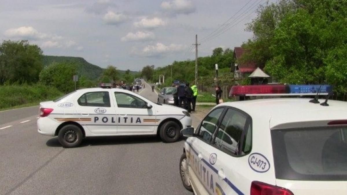 Două femei din Giurgiu, la un pas să moară din cauza unui câine. Şoferiţa nu s-a mai gândit și a tras puternic de volan