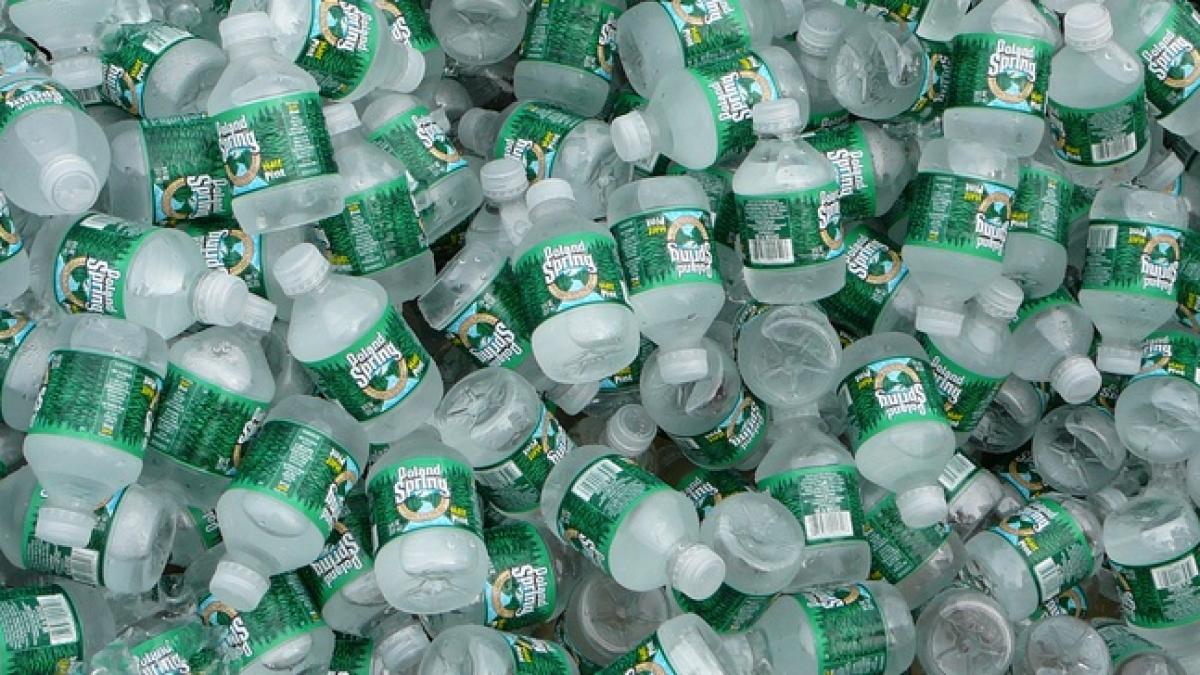 Nestle, dată în judecată pentru că a vândut apă de la robinet drept apă de izvor premium
