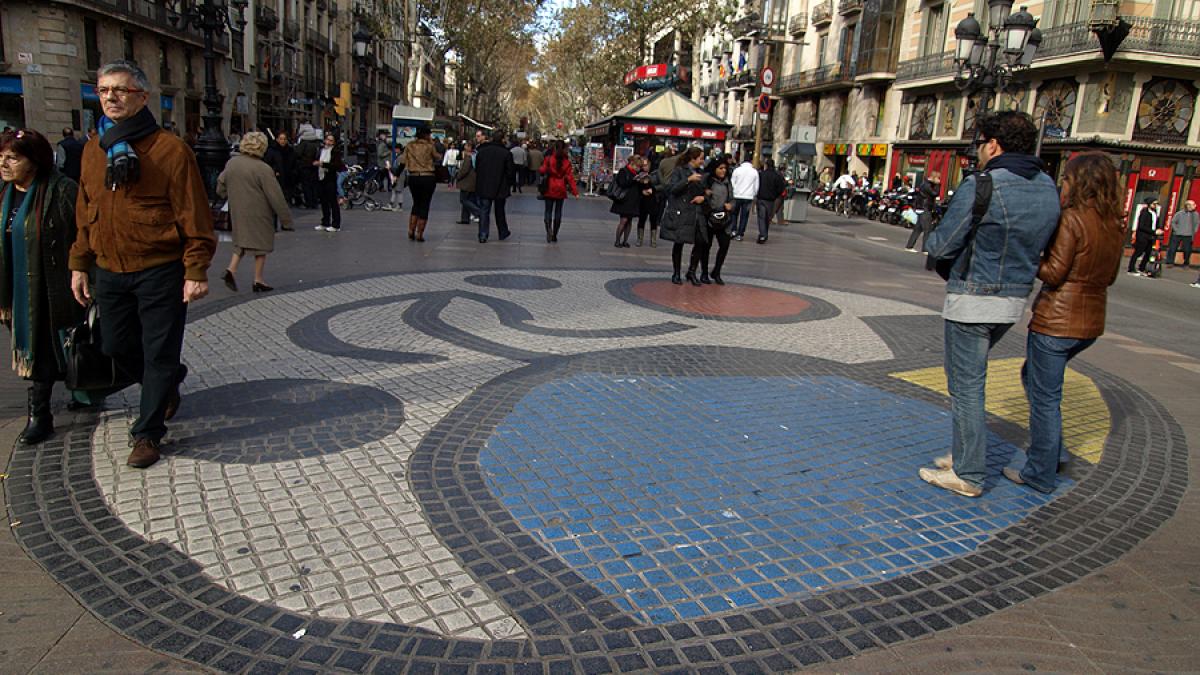 Poliţia a extins căutarea suspectului din Barcelona în toate ţările din Europa