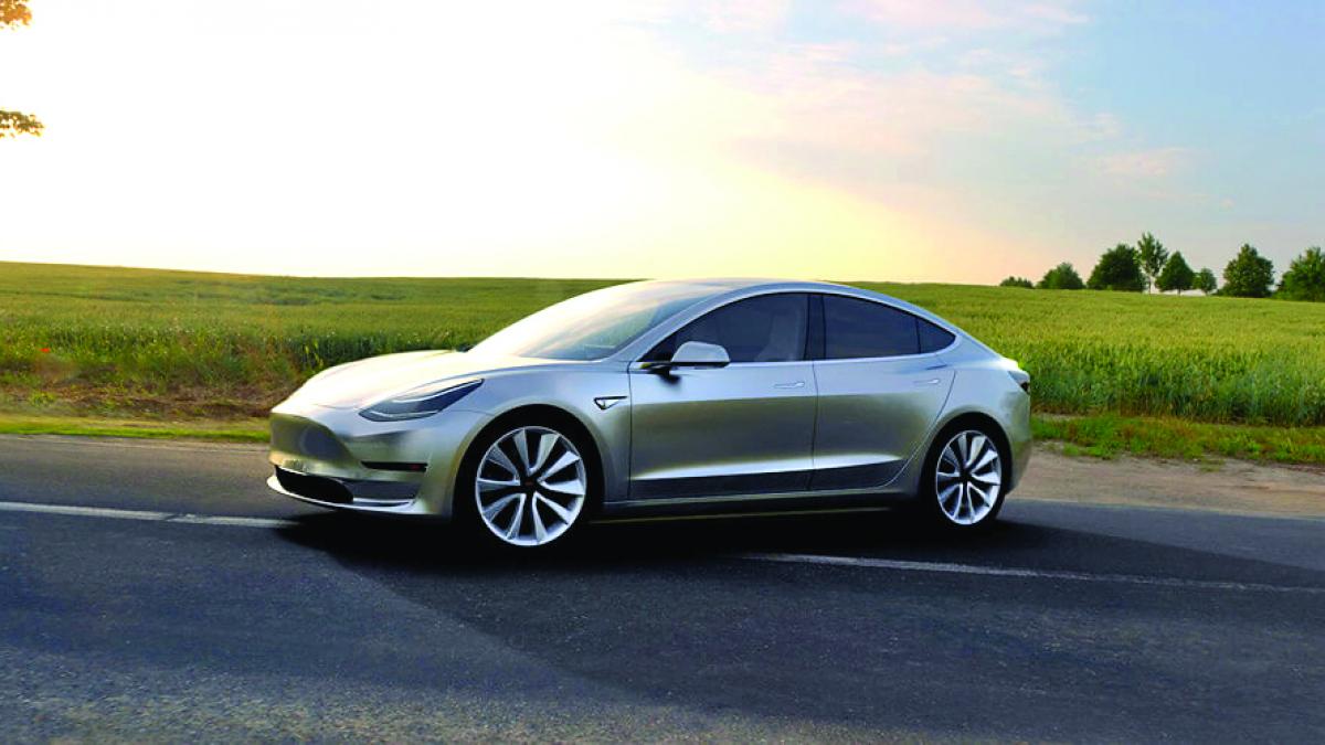 Tesla depăşeşte BMW