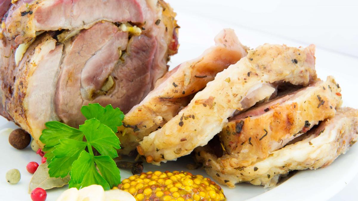 Rețeta zilei : Ruladă din fleică de porc