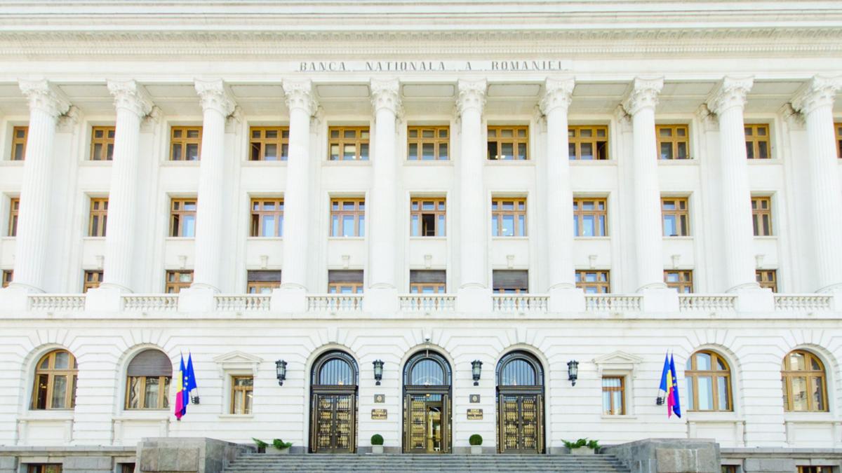 Trecerea heirupistă la euro va avea efect de măciucă pentru România