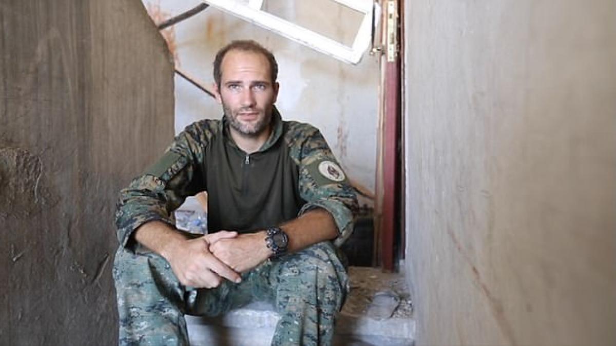 video un fost bancher britanic lupta in siria impotriva isis