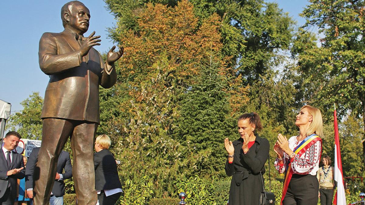 Statuia prinţului Rainier al III-lea, dezvelită