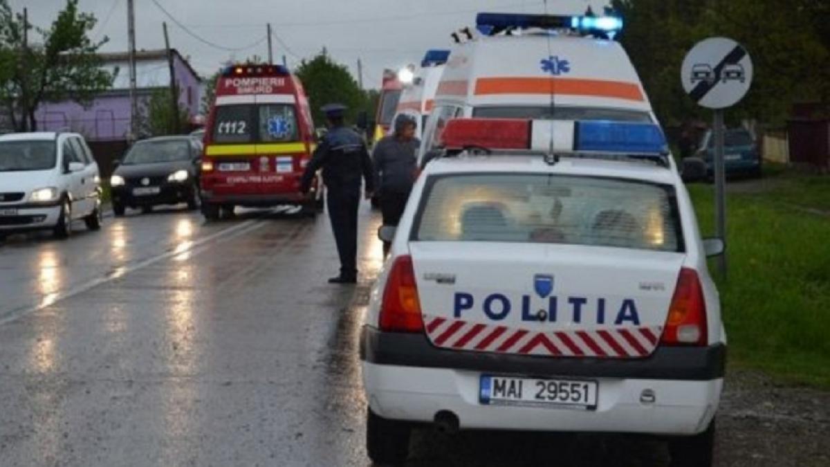 Iași: O femeie accidentată mortal de un autotren în timp ce traversa regulamentar strada