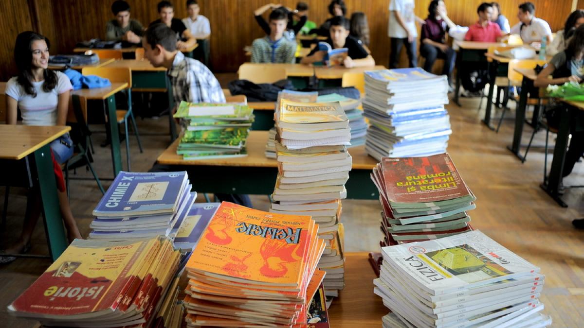 Ministerul Educației: Versiunile electronice ale manualelor pentru încă 11 discipline de clasa a V-a, disponibile pe platforma manuale.edu.ro