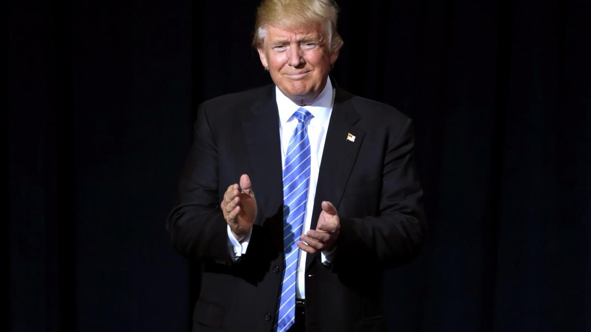 Donald Trump îşi pierde popularitatea