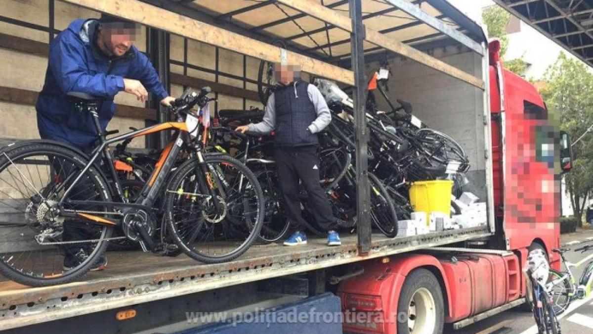 Nădlac - Un șofer de TIR a vrut să introducă în mod clandestin 52 de biciclete electrice