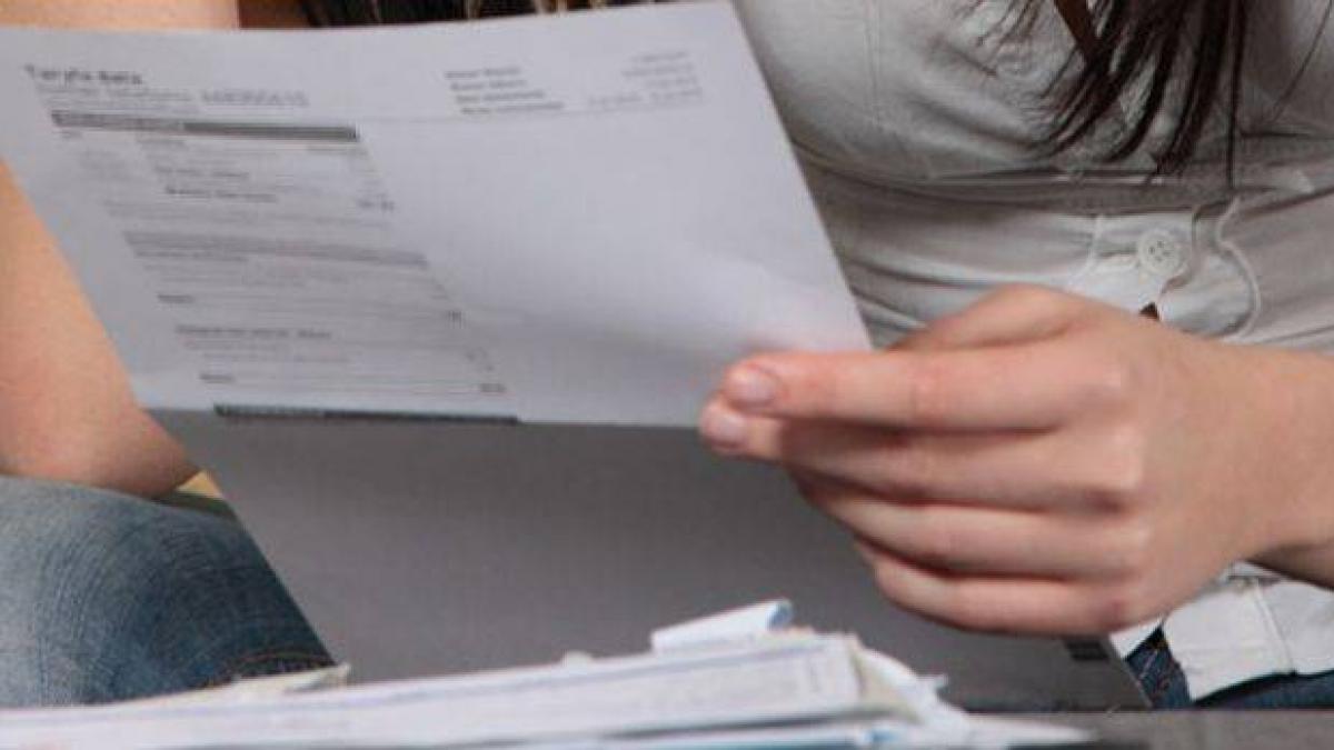 Românii sunt codași la plata facturilor achitate la timp