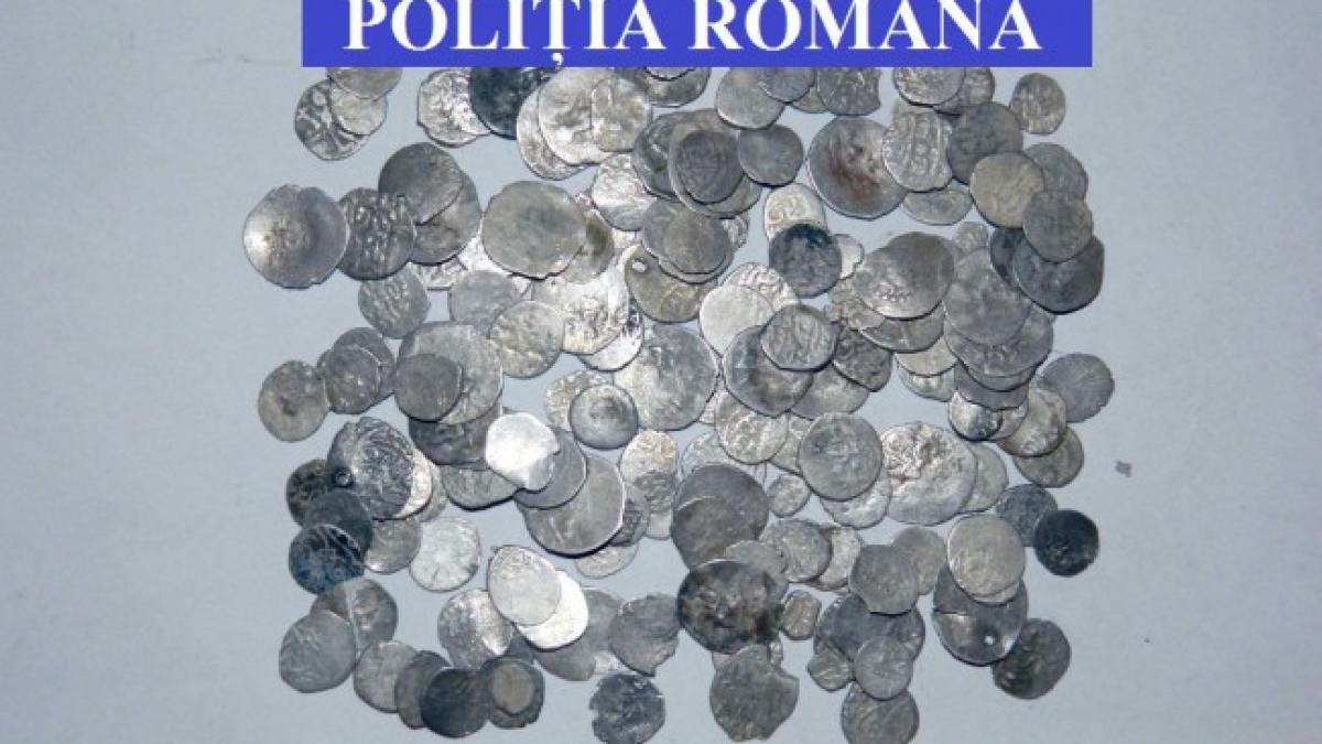 Traficanți de vestigii arheologice, călcați de autorități. Ce au găsit polițiștii