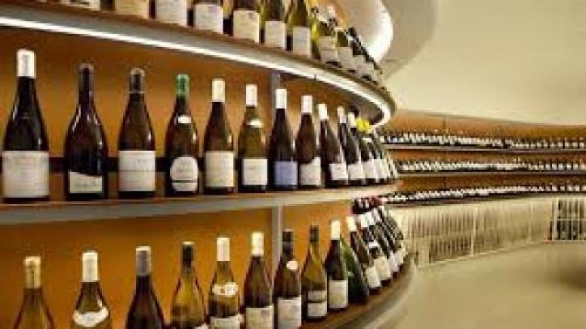 ANAF scoate la licitație vinuri vechi de peste 60 de ani
