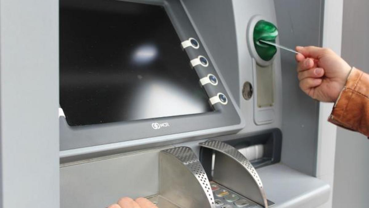 O bucureșteancă a fost reținută după ce a înșelat un cetățean britanic cu aproximativ 35.000 de lire sterline
