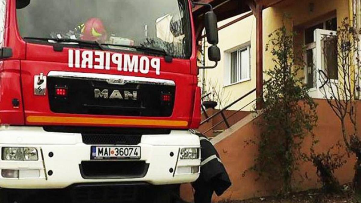 Un hoţ a incendiat din greşeală un imobil din Capitală, chiar înainte să fugă cu lucrurile furate